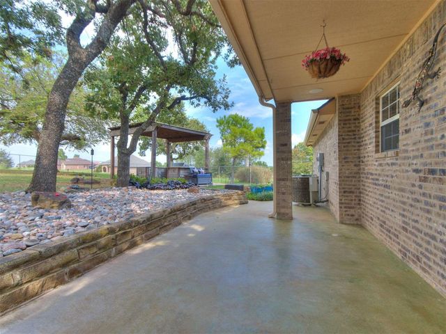 1927 Hackney Court, Blanchard, OK 73010