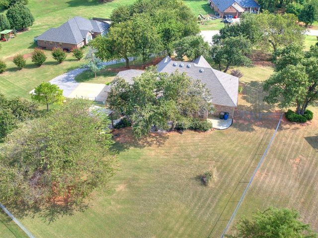 1927 Hackney Court, Blanchard, OK 73010