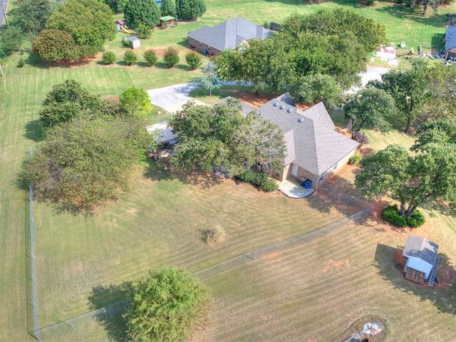 1927 Hackney Court, Blanchard, OK 73010