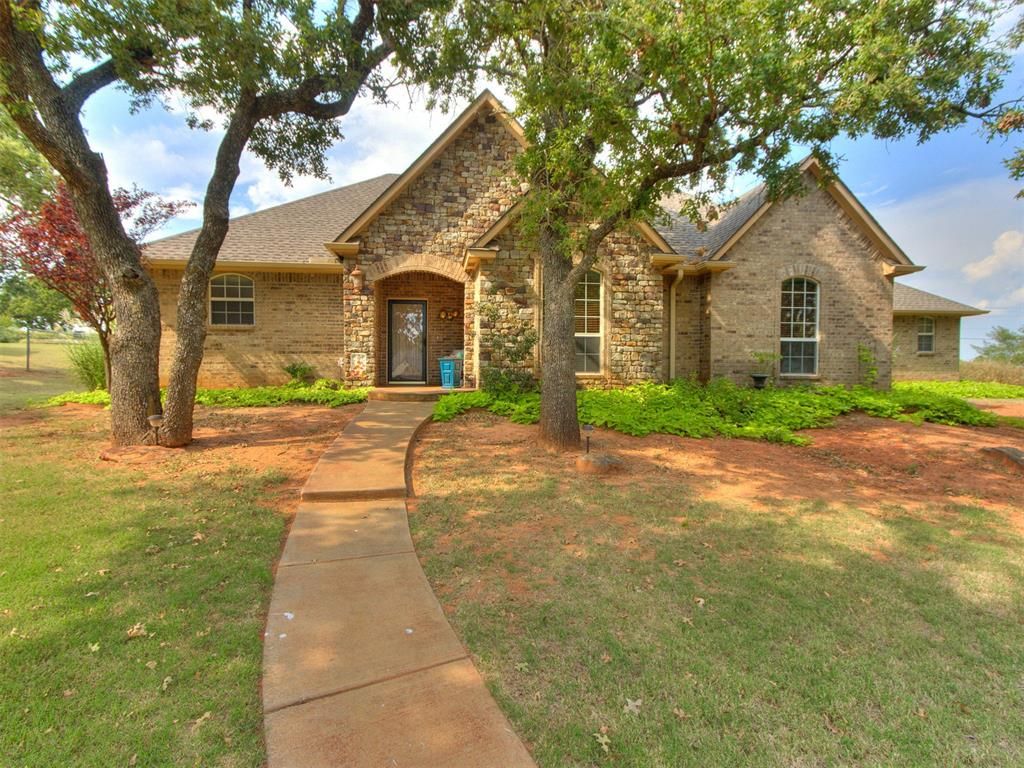 1927 Hackney Court, Blanchard, OK 73010
