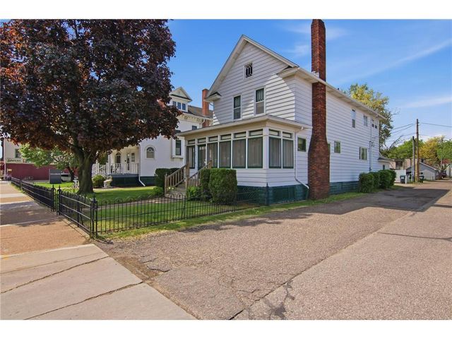 712 N Bridge Street, Chippewa Falls, WI 54729