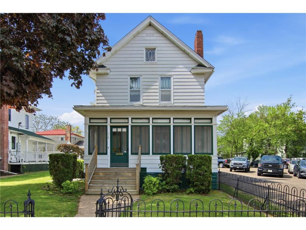 712 N Bridge Street, Chippewa Falls, WI 54729