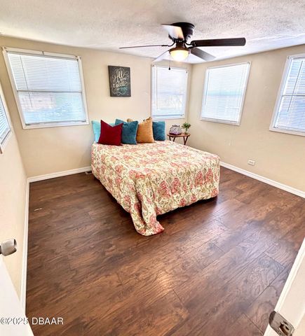 5216 Pineland Avenue, Port Orange, FL 32127