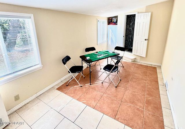 5216 Pineland Avenue, Port Orange, FL 32127