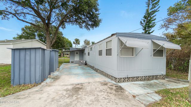 5216 Pineland Avenue, Port Orange, FL 32127