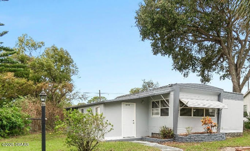 5216 Pineland Avenue, Port Orange, FL 32127