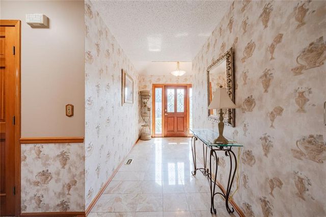 7000 N Agnes Street, Gladstone, MO 64119