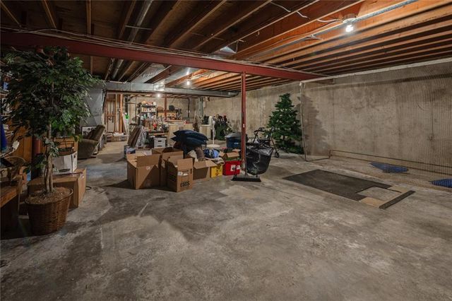 7000 N Agnes Street, Gladstone, MO 64119