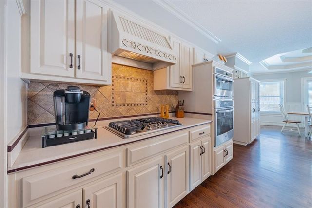 7000 N Agnes Street, Gladstone, MO 64119