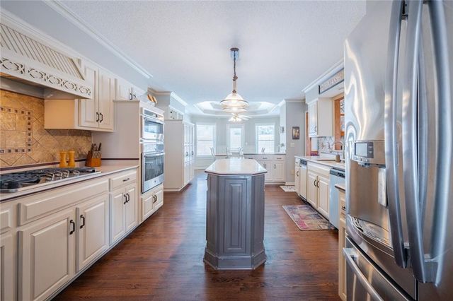 7000 N Agnes Street, Gladstone, MO 64119