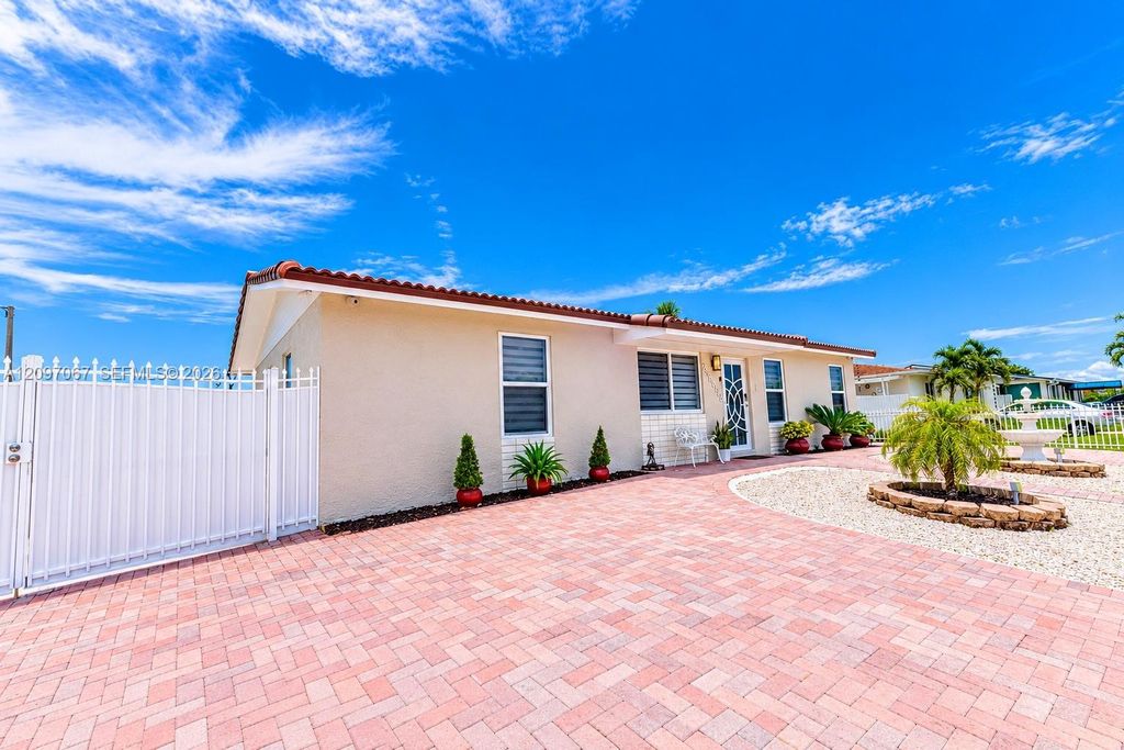 25305 SW 124 Court, Homestead, FL 33032