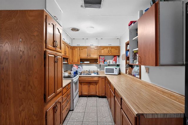 5603 S LYNWOOD AVENUE, Tampa, FL 33611