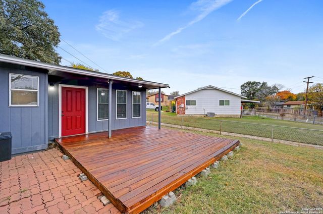 117 Lost Forest, Live Oak, TX 78233