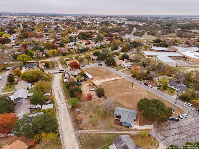 117 Lost Forest, Live Oak, TX 78233