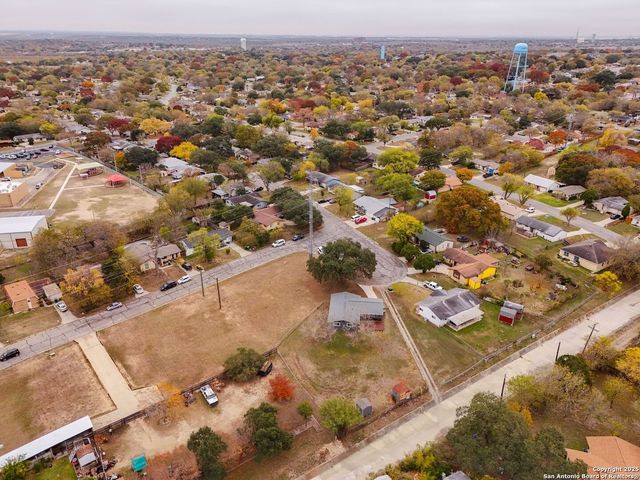 117 Lost Forest, Live Oak, TX 78233