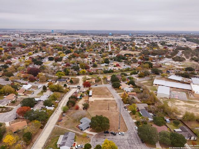 117 Lost Forest, Live Oak, TX 78233