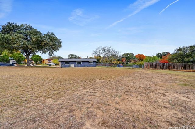 117 Lost Forest, Live Oak, TX 78233