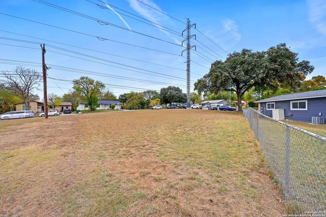 117 Lost Forest, Live Oak, TX 78233