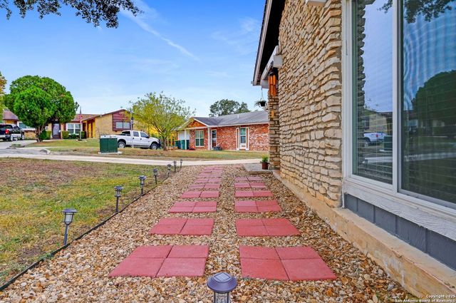 117 Lost Forest, Live Oak, TX 78233