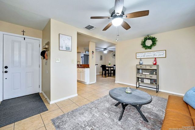 117 Lost Forest, Live Oak, TX 78233