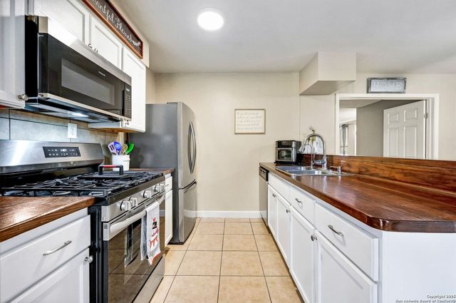 117 Lost Forest, Live Oak, TX 78233