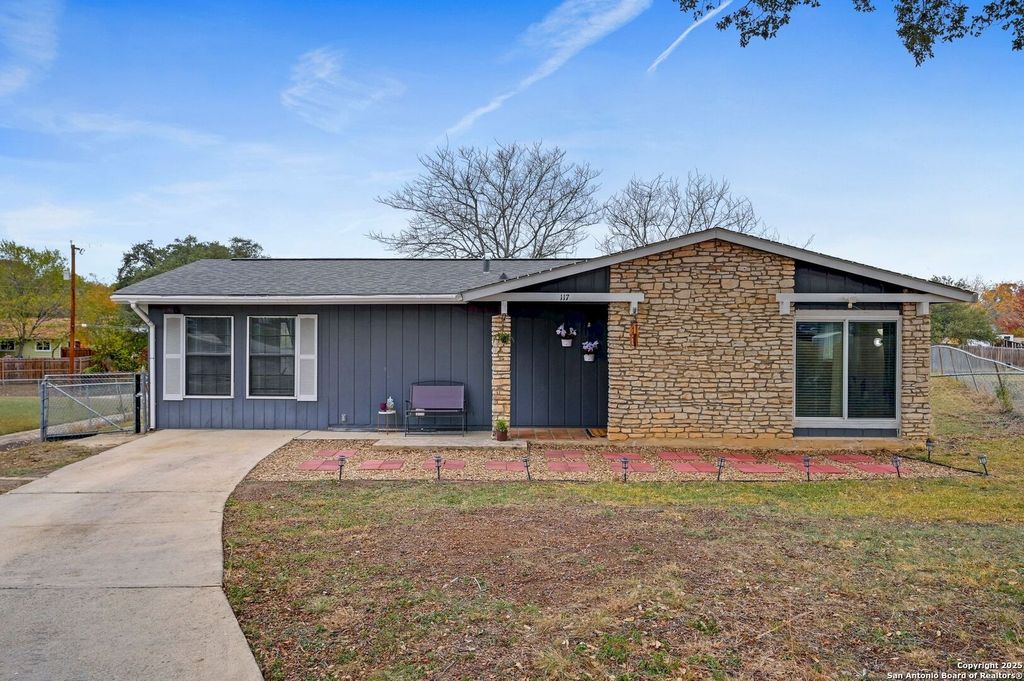 117 Lost Forest, Live Oak, TX 78233