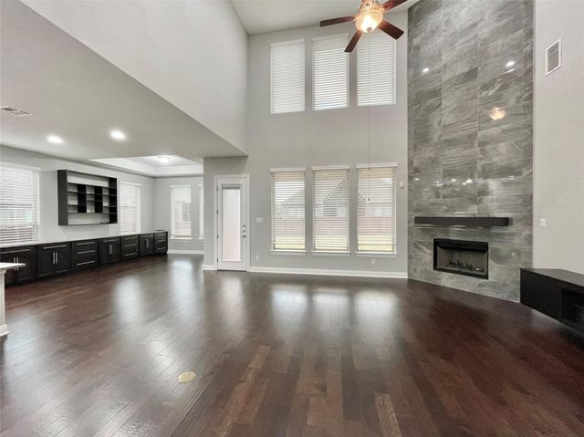 3809 Mineral DR, Leander, TX 78641