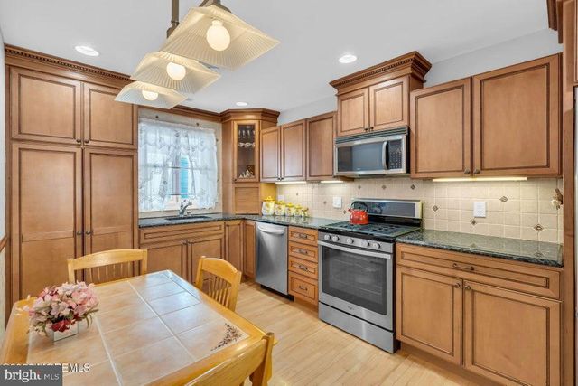 16 TIVOLI ST, Toms River, NJ 08757