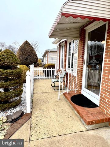 16 TIVOLI ST, Toms River, NJ 08757