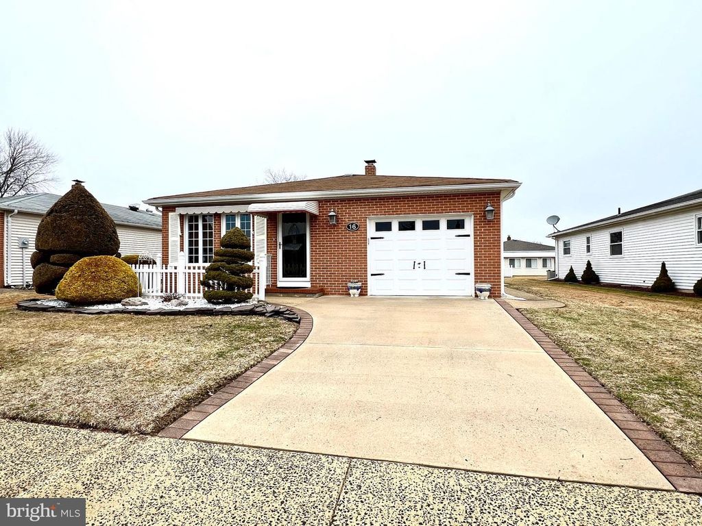 16 TIVOLI ST, Toms River, NJ 08757