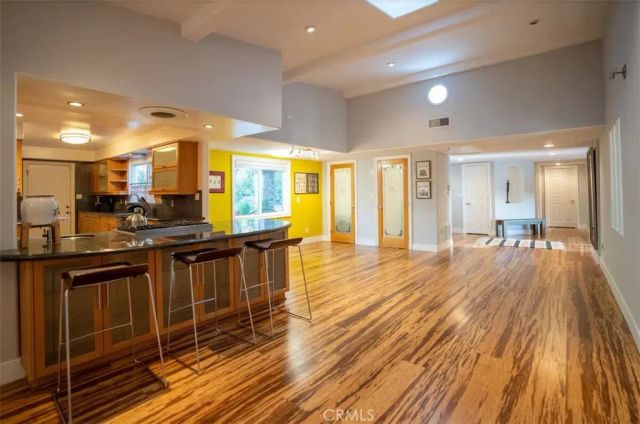 24361 Mulholland Highway, Calabasas, CA 91302