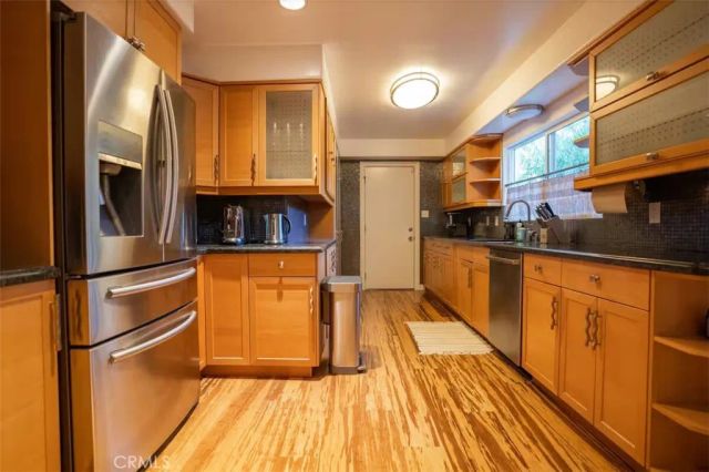 24361 Mulholland Highway, Calabasas, CA 91302
