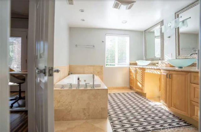 24361 Mulholland Highway, Calabasas, CA 91302