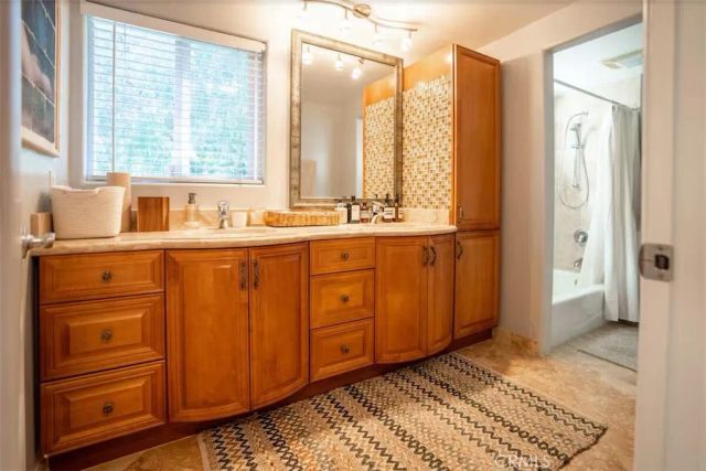 24361 Mulholland Highway, Calabasas, CA 91302