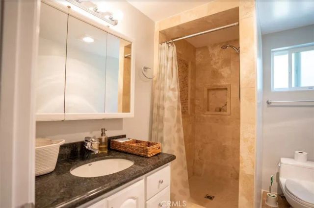 24361 Mulholland Highway, Calabasas, CA 91302