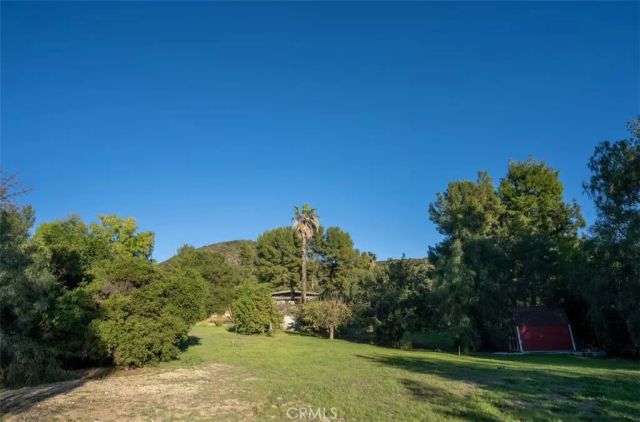 24361 Mulholland Highway, Calabasas, CA 91302