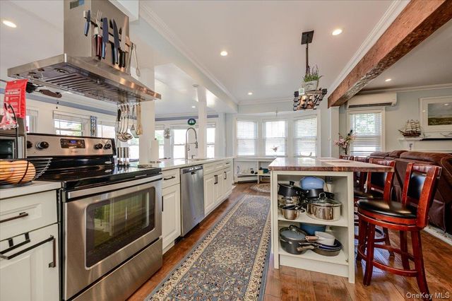 48 W 3rd Street, Freeport, NY 11520