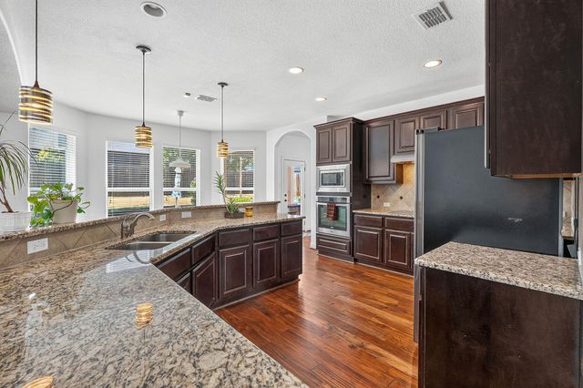 1010 Canyon Edge DR, Austin, TX 78733