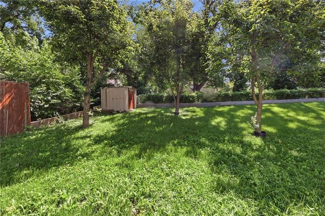 5051 N Euclid Avenue, Kansas City, MO 64118