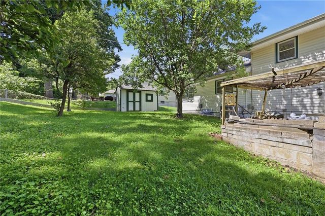 5051 N Euclid Avenue, Kansas City, MO 64118