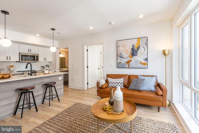 629 W GIRARD AVE #305, Philadelphia, PA 19123