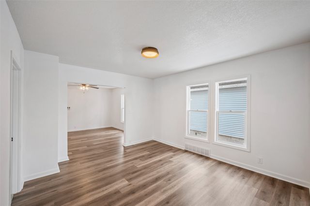 120 7th Street, West Des Moines, IA 50265