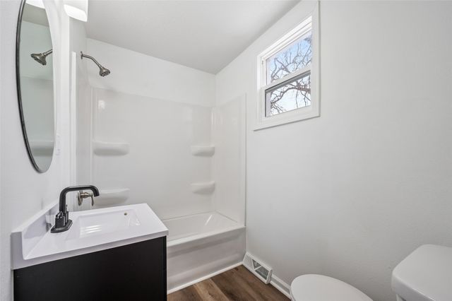 120 7th Street, West Des Moines, IA 50265