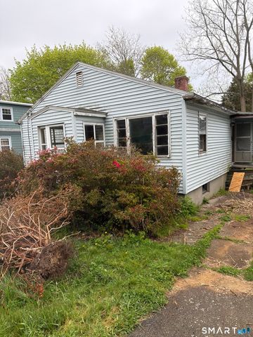 38 Robinson Street, New London, CT 06320
