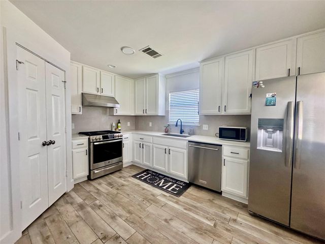 1404 Laguna Cove, Hutto, TX 78634