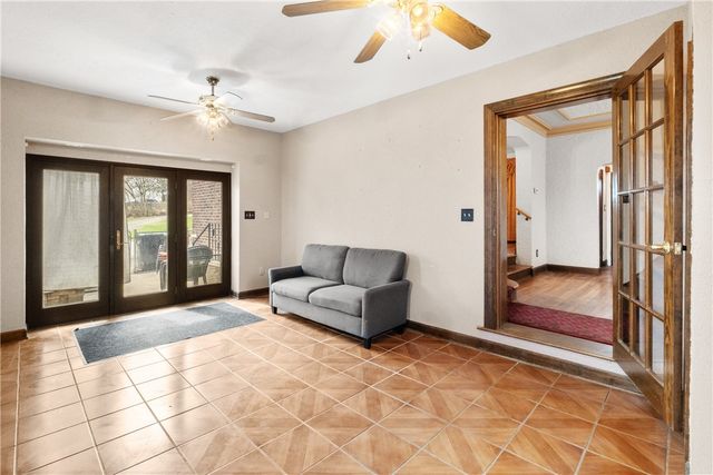 5611 Baptist Rd, Whitehall, PA 15236