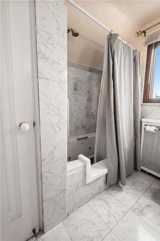 5611 Baptist Rd, Whitehall, PA 15236