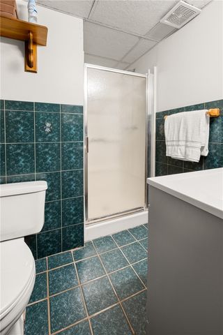 5611 Baptist Rd, Whitehall, PA 15236