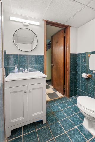 5611 Baptist Rd, Whitehall, PA 15236