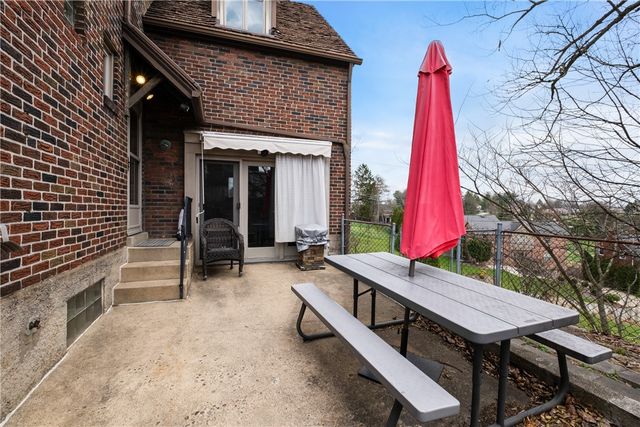 5611 Baptist Rd, Whitehall, PA 15236